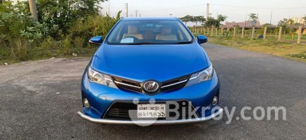 Toyota Auris Octen Drive 2013